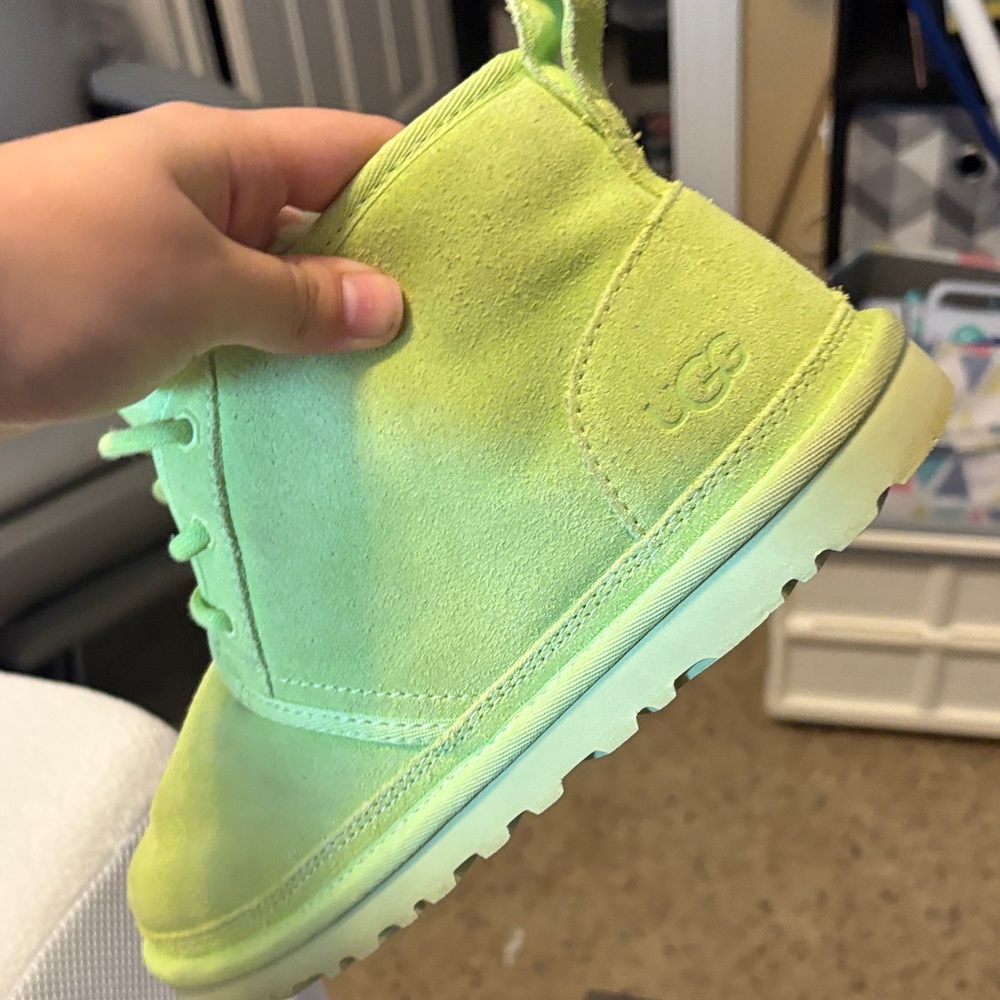 Ugg bright green shoes - Picture 3 of 3